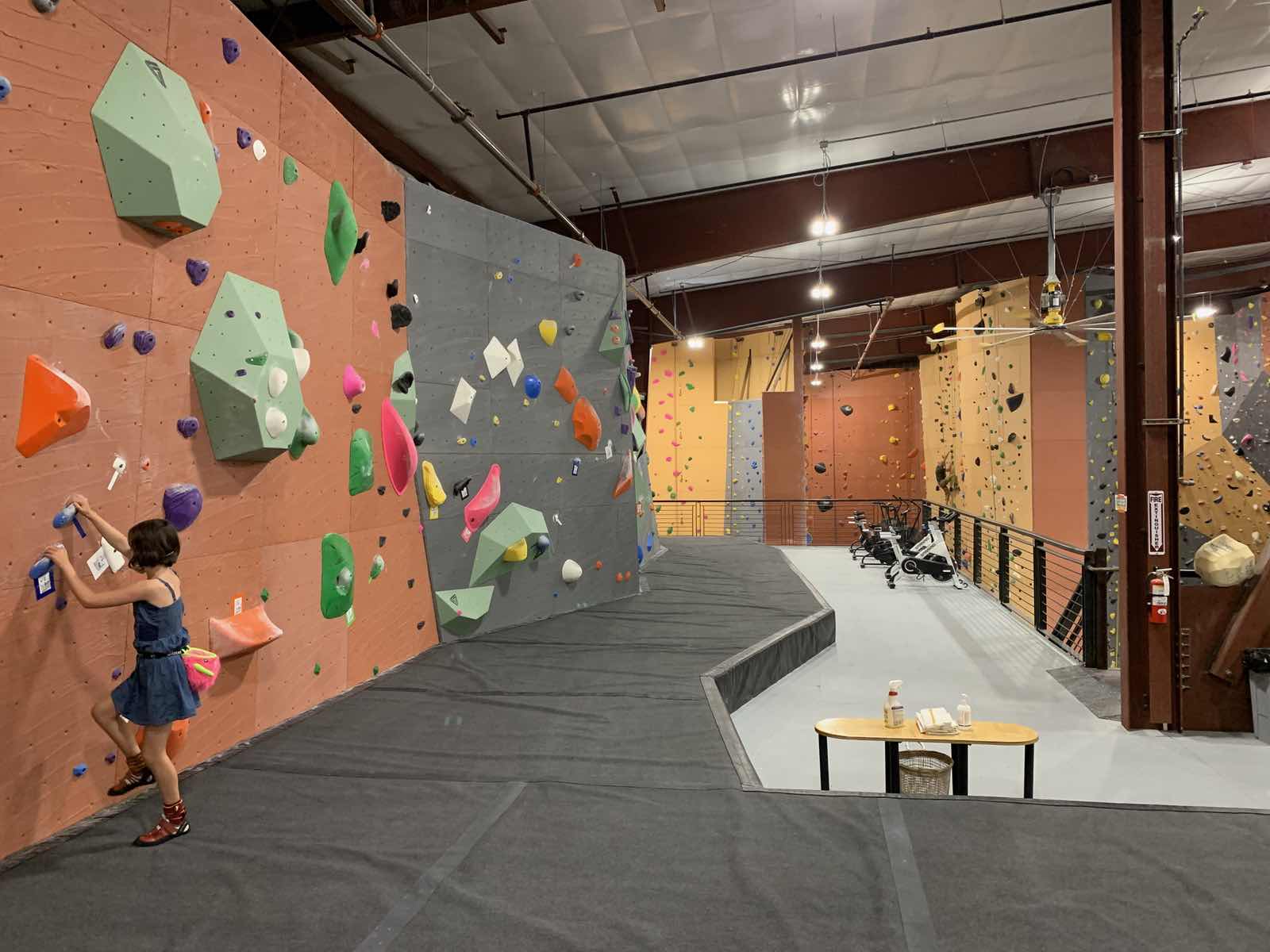 Another section of bouldering at Vertical World North